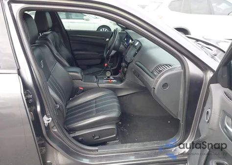 2014 Chrysler 300 300S z USA, uszkodzony, nr VIN 2C3CCABG3EH357054